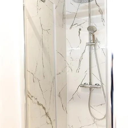 Le Tropical - Beau Centre - Gare - Tram Λε Μανς