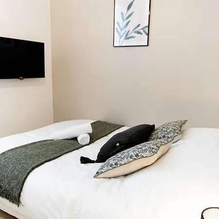 Le Tropical - Beau Centre - Gare - Tram *