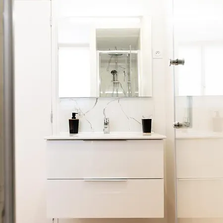 Le Tropical - Beau Centre - Gare - Tram *