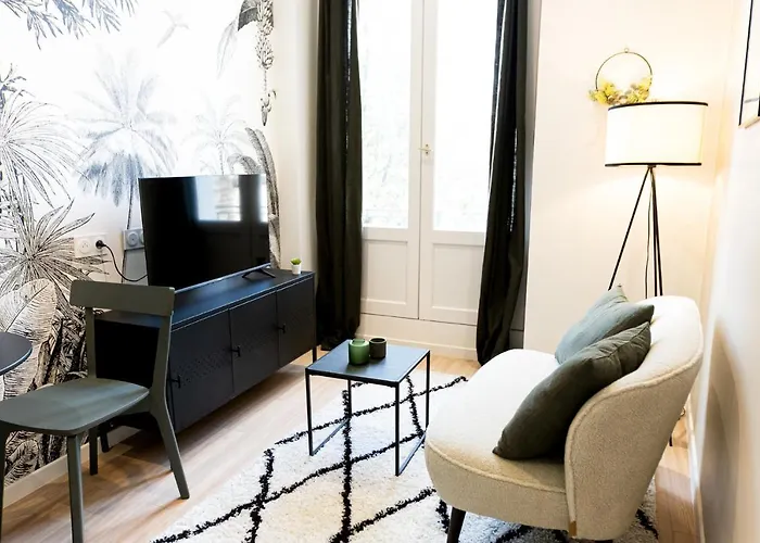 Le Tropical - Beau Centre - Gare - Tram * Le Mans