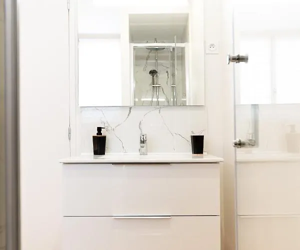 Le Tropical - Beau Centre - Gare - Tram *